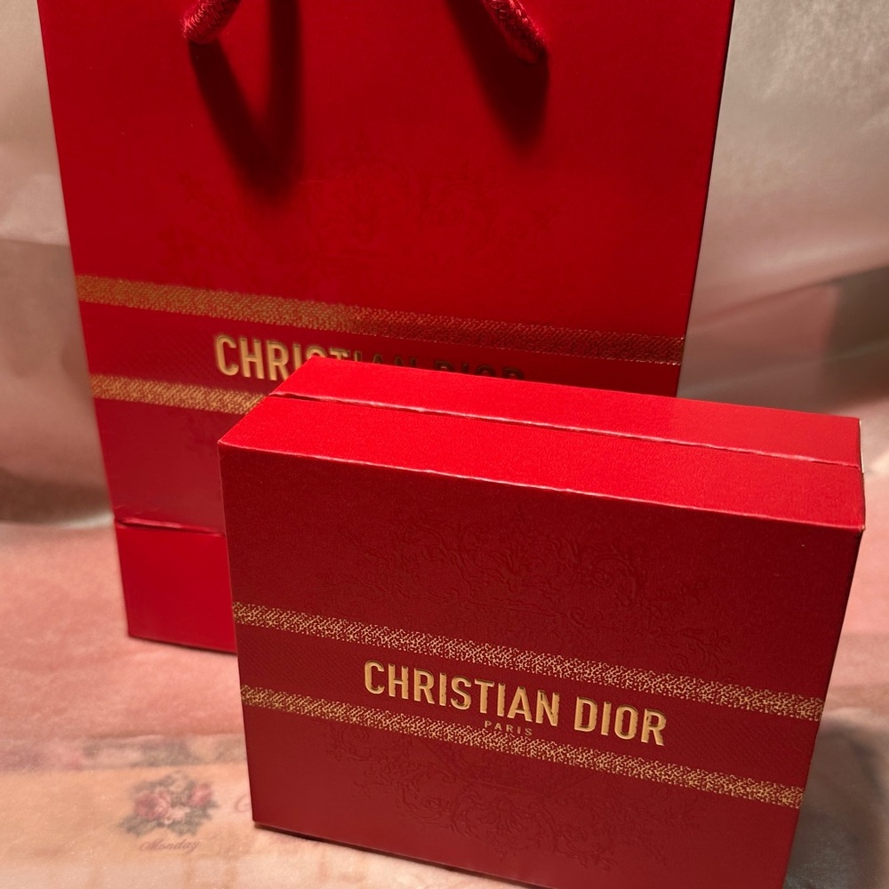Dior Red Gift Bag with Gold Accents - Picture 11 of 11